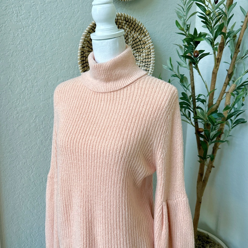 Lovers + Friends Revolve Bell Sleeve Long Sleeve Turtle Neck Sweater Size Medium - Picture 5 of 12